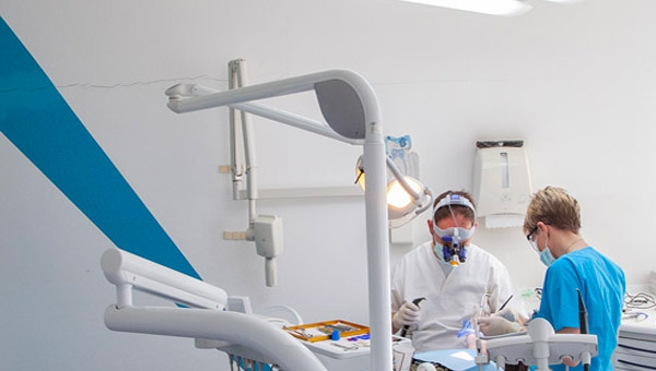 Il SMDR cerca un/a medico dentista al 50%